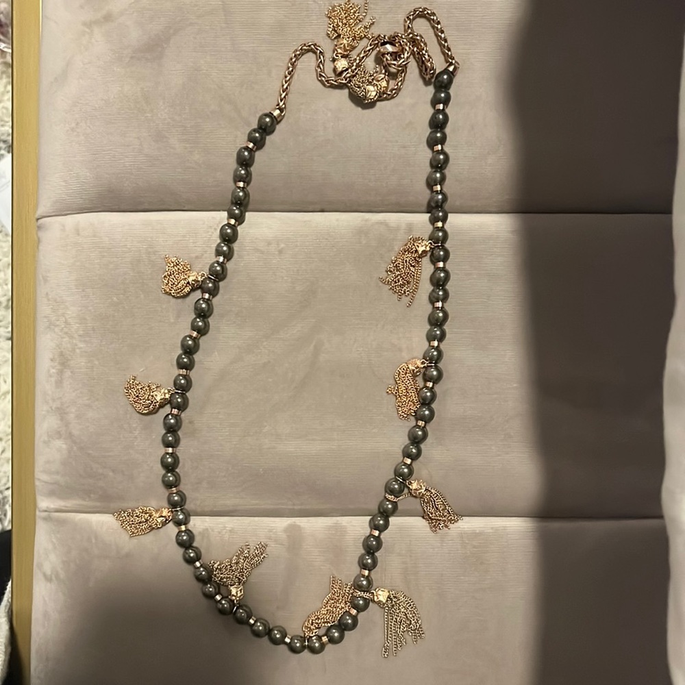 Kendra Scott necklace